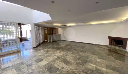 Casa residencial próximo a Hípica Paulista.