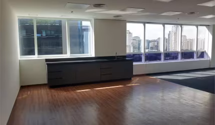 LINDA SALA COMERCIAL DE 96M² + 3VGS NO BROOKLIN