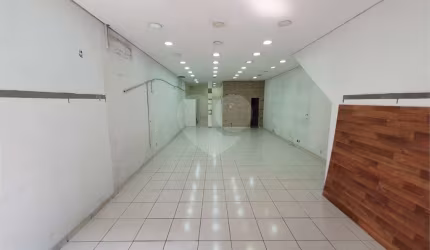 Salão comercial disponível para locação no bairro Lapa.