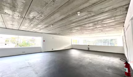 Predio Inteiro Comercial e 6 banheiros para Alugar, 350 m² e 550m² Indianópolis, São Paulo