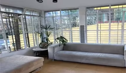 Vende se Uma Casa / Terreno Maravilhosa e Aconchegante!!!