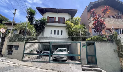 Casa/Sobrado no Morumbi, 425m² AÚ, 773m² terreno, 6 quartos, 2 suítes, 5 vagas, R$ 1.977.999,00