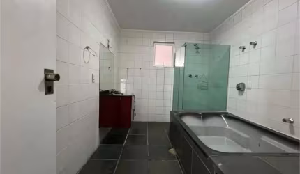 Cobertura com 4 quartos sendo 3 suítes - Localização Excelente na Ponta da Praia  3 vagas na garagem