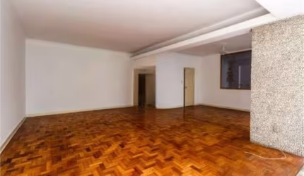 Apartamento de 253m2, 4 dormitorios para reformar em Higienópolis.