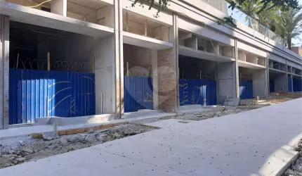 Loja com 200 m2 para locação (térreo), em condomínio novíssimo na rua Vergueiro.