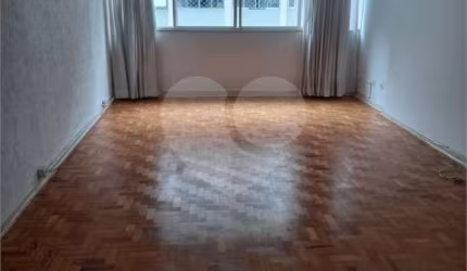 Apartamento nos Jardins com 3 dormitórios e 1 Vaga