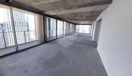 Apartamento Altíssimo Padrão para venda em Pinheiros, 3 suítes, 3 vagas, Lazer!