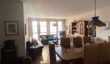 Apartamento com 3 dormitórios em Higienópolis.