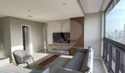 Excelente apartamento no Jardim Paulista , com 129 m²  3 quartos , 1 suíte e 3 vagas com deposito .