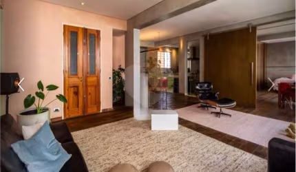Apartamento Reformado de 180m2  em Higienópolis. 3 quartos varanda fechada. Prédio icônico do bairro