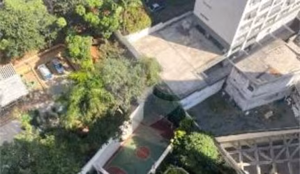 Moderno e confortável com vista espetacular pra nossa  Avenida Paulista. Vale muito a visita