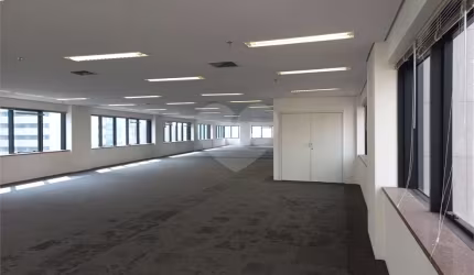 Conjunto Comercial próximo a Berrini