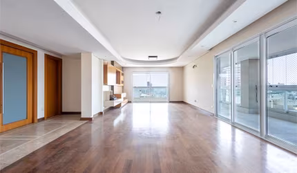 Belissimo apartamento de 280m2 lazer completo e varanda com churrasqueira. Andar alto e bela vista.