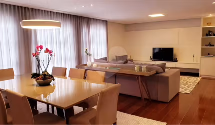 Neo clássico Apartamento Reformado com 4 quartos e 2 vagas