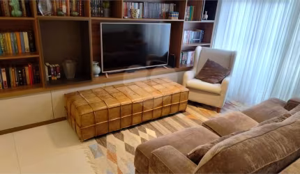 Apartamento na Vila mariana, do lado do metrô Klabin.