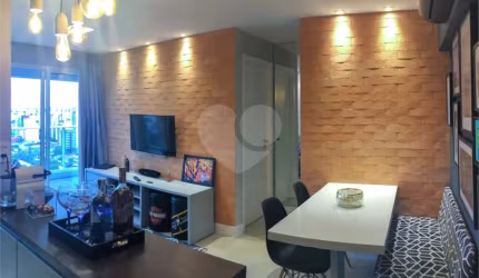 Apartamento de um dormitório a venda no Campo Belo.