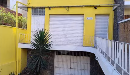 Sobrado Comercial A VENDA. de 220m2 de Área Construída.
