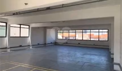 Prédio comercial para locação com 371m² na Vila Cruzeiro