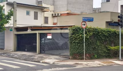 CASA TÉRREA DE ESQUINA COM 400M2 DE TERRENO COMERCIAL OU RESIDENCIAL