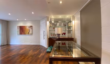 Apartamento à venda em Moema Pássaros com 3 Suítes, 3 vagas e lazer completo