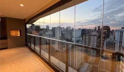 Condomínio Arcos Itaim - Lindo Apartamento com 3 Dormitórios, 1 Suíte e 2 Vagas de Garagem