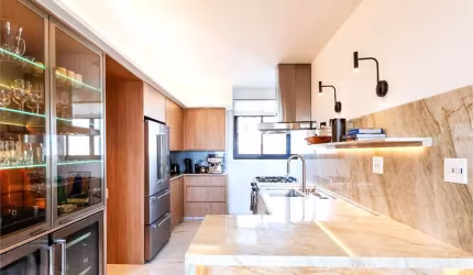 Apartamento Venda 2  Dormitórios 2 Suítes -  Totalmente Reforma, 2 vagas e vista permanente