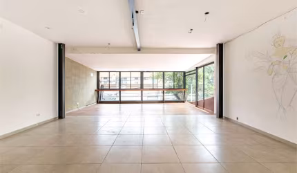 Salão - Loja - Pinheiros  260 m², 6 banheiros, 8 salas - garagem - Excelente ponto comercial