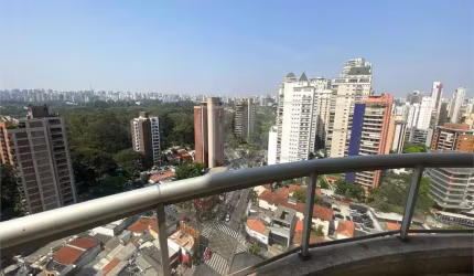 Apartamento mobiliado a venda na Vila Nova Conceição, com 2 suítes, 3 vagas, vista para o Ibirapuera