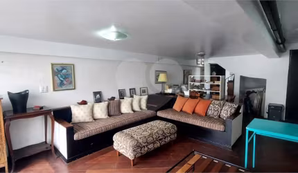 Casa em Moema, pronta para morar!