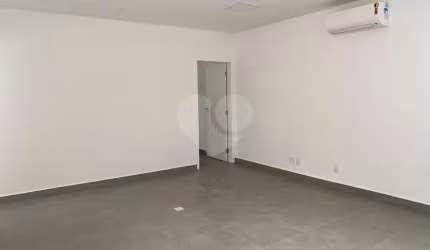 Sobrado comercial na Vila Olímpia.