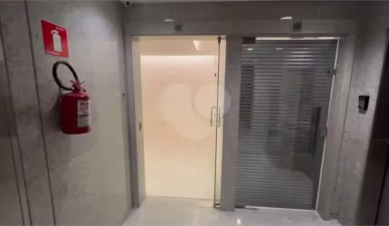 Excelente Conjunto comercial com AU100m² em Pinheiros.