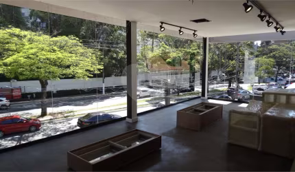 Ibirapuera | Prédio Comercial Reformado | 335m² | Avenida República do Líbano