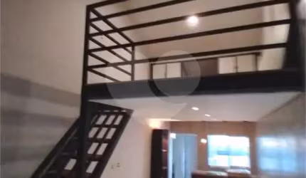 Viva no coração da Vila Clementino, a metros do metrô, e um loft charmosíssimo e super equipado