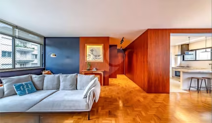 Apartamento à venda de 159 m² na Consolação, reformado, com 3 quartos, 1 suíte e 1 vaga.