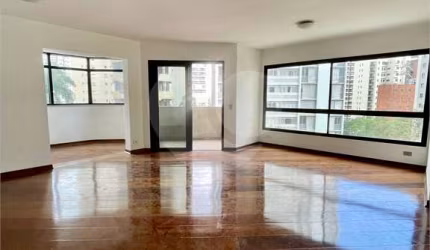 Excelente apartamento para locação com 190 m² e 3 vagas no Jardim Paulista!!