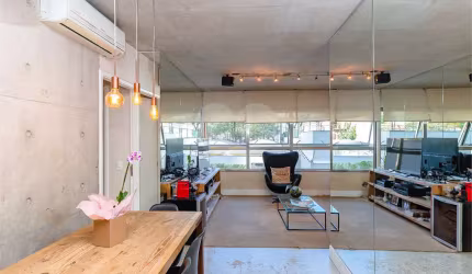 Apartamento moderno e reformado com 70 m² em condomínio clube próximo ao metrô