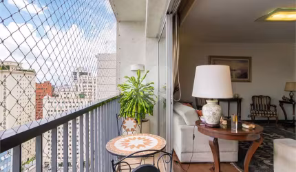 Apartamento 171m2 Jardins andar alto Reformado