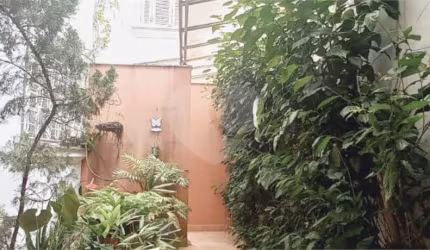 SOBRADO COMERCIAL E OU RESIDENCIAL PROXIMO METRO PRAÇA DA ARVORE.