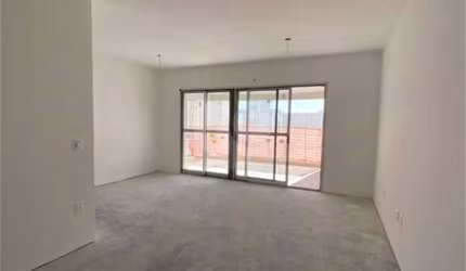 Apartamento com 80 m2, varanda, 2 suítes e 1 vaga, a venda em Moema, perto do metrô