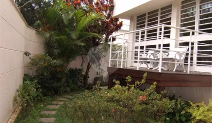 Casa à venda no Jardim Luzitânia com 4 dormitórios e 3 vagas