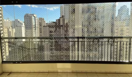 Excelente apartamento em Moema Pássaros com 3 dormitórios, 2 suítes e 2 vagas