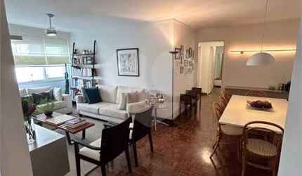 APARTAMENTO NOS JARDINS COM 3 DOMRITORIOS, SENDO 1 SUITE E 1 VAGA