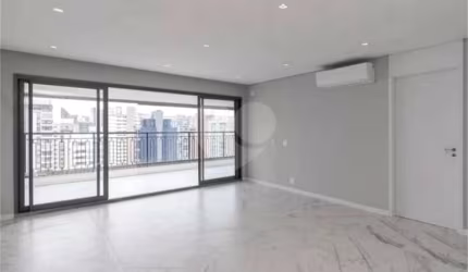 Apartamento novo, pronto para morar, para venda ou locação em Moema, com 3 suítes, terraço e 2 vagas