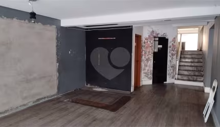 Excelente Imóvel Comercial e Residencial, na Vila Mariana, com localização incrível e espaçoso.