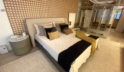 Apartamento com 215 m2, terraço, 3 suítes e 3 vagas, a venda em Moema