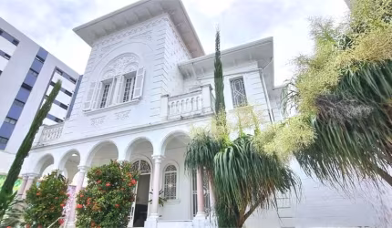 Casa da década de 1930 em perfeitas condições - 100 m Estação e Shopping Santa Cruz.