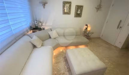 Apartamento com 90 m2, 3 dormitórios (1 suíte) e 2 vagas, a venda em Moema Pássaros