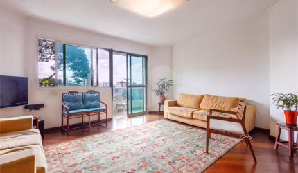 Apartamento à venda com 141m², 3 quartos, 1 suíte e 3 vagas