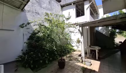 Casa térrea com 4 dormitórios para venda na Aclimação.