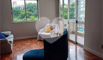 Apartamento venda Jardim América 155 m², 3 dormitórios, 1 suíte. sacada. 1 vaga. Próximo ao metro Oscar Freire